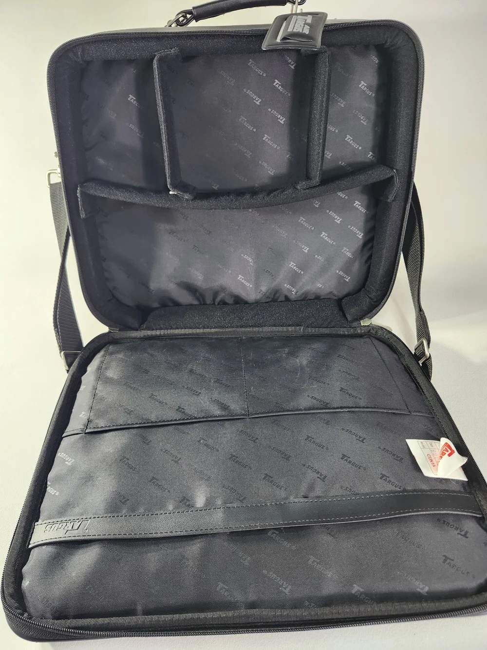 Air Targus Men's Black Leather Briefcase - Classic Professional Carry